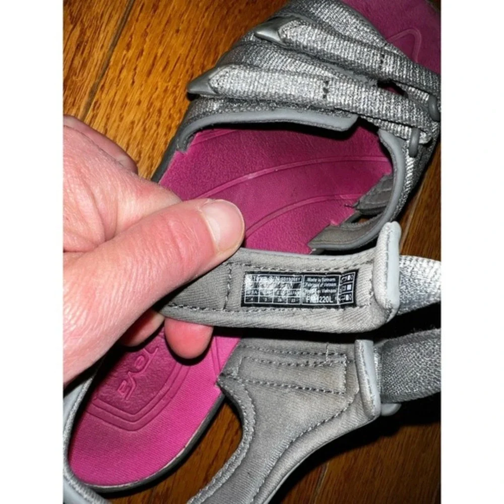 Girls/‎ Women's Teva Kid's Y Tirra Sandal  Color: Falls Algiers Blue Size 4